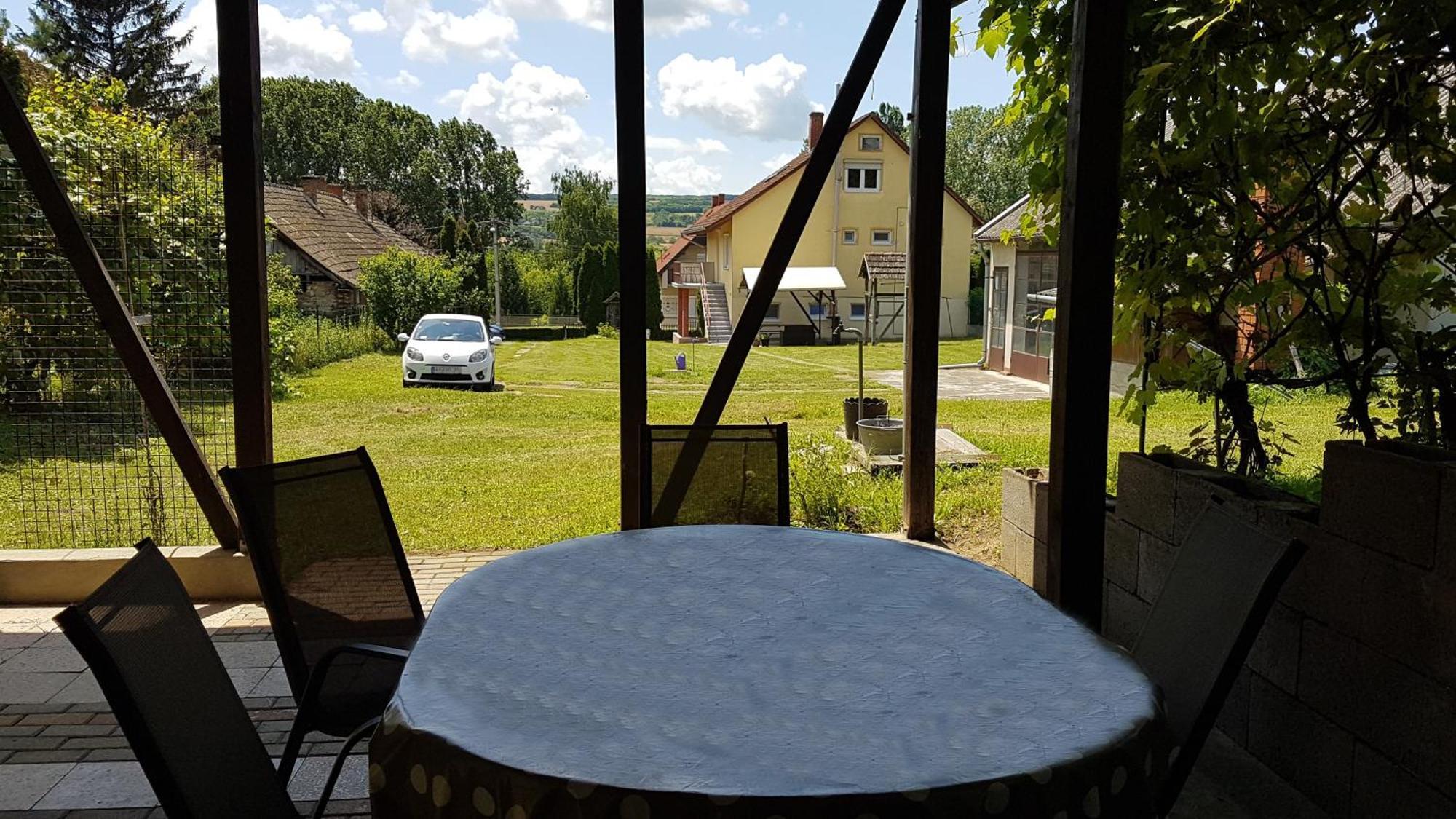 Szolad Grosses Ferienhaus Plattensee Balaton - Nyaralo Haz 6 Szobaval, 5 Fuerdoszobaval, 3000 Nm 아파트 외부 사진